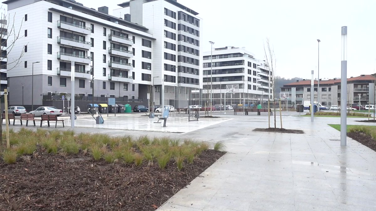 Txominenea: Plaza Arteleku