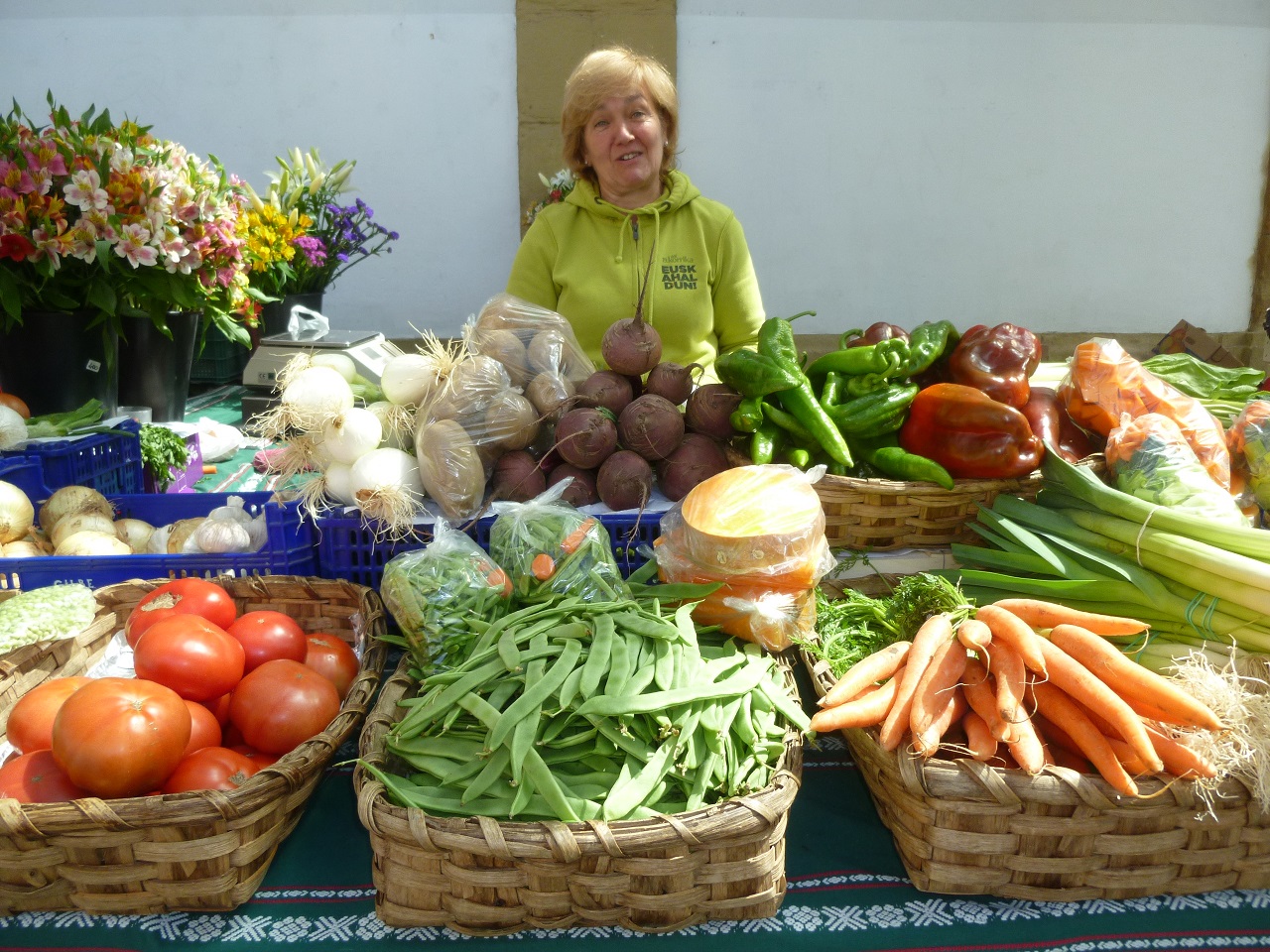 'Eathink: bertokoa jan, mundua buruan' irudia