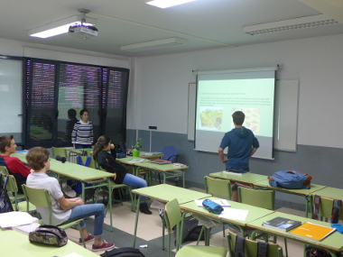 'EATHINK .Sentsibilizazioa  egitasmoa ikastetxetan' irudia