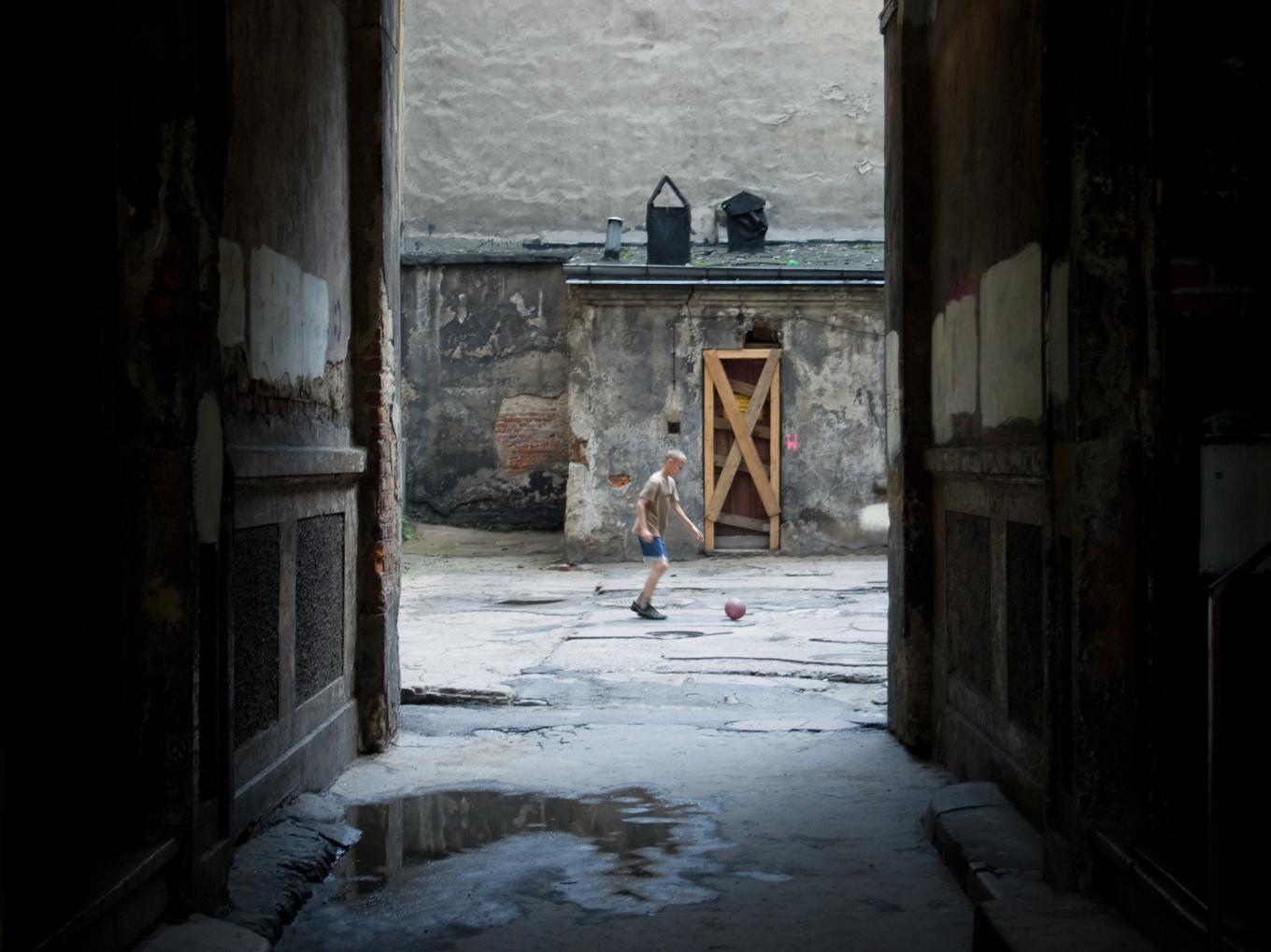 Aztarnak: 'Podwórka' + 'S01E03'