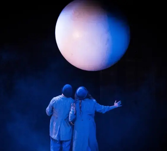 'Fly me to the Moon'