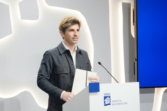 Jon Insausti alkatea aukerak programa aurkezten