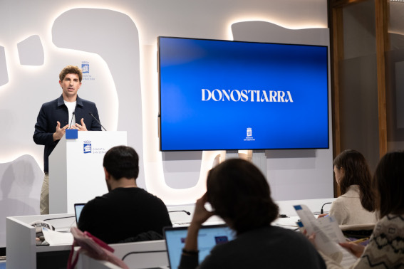 Donostiako Alkatea prentsa aretoan behatokia aurkezten